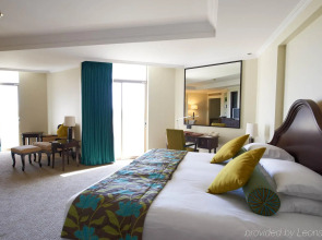 Курортный отель JA The Resort - JA Beach hotel