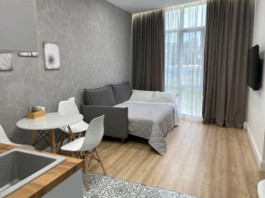 106/Modern studio with designer renovation