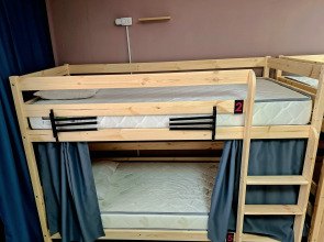 Хостел Гости