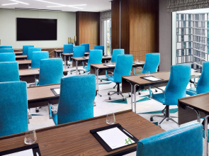 Holiday Inn Dubai al-Maktoum Airport, an IHG Hotel