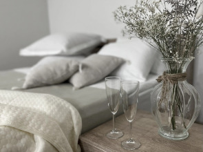 Апартаменты Scandi c двориком для курения, пр. Калинина 38 (1)