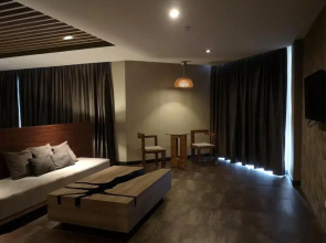 TSix5 Quarter Hotel