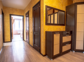 Квартира большая двухкомнатная в отличном районе