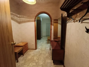 3 Otdel'nyye Spal'ni i Kukhnya Flat