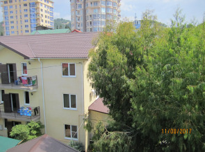 Yuzhny Veterok Living quarters