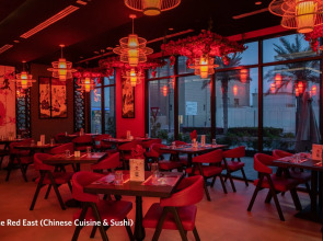 Отель Grand Kingsgate Waterfront By Millennium