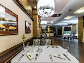 Отель Cronwell Inn Стремянная