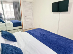 Апартаменты Двухкомнатные Центр, у площади Победы,Черняховского 12А,Колибри#12А