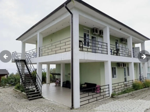 U Yevy Kak Doma Guest house