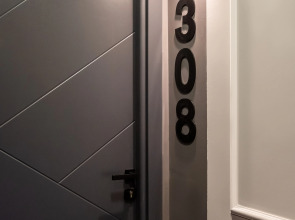 Отель The Queen Hotel