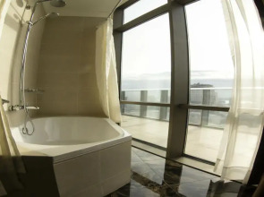 Parkside Hotel & Apartments