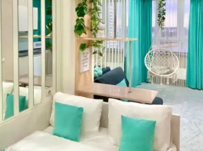 Apartamenty Biryuza Apart Energy s Paryashchej Krovat'yu