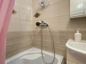 Апартаменты на Широкой