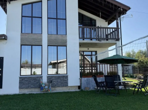 Na ulitse Vozrozhdeniya 120 Private house