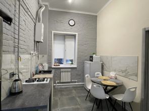 Квартира Двухкомнатная на площади Революции