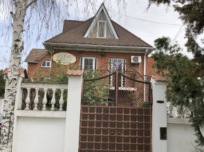 Na Naberejnoy Guest House