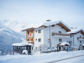 Отель BoogelWoogel Bar&Hotel Rosa Khutor