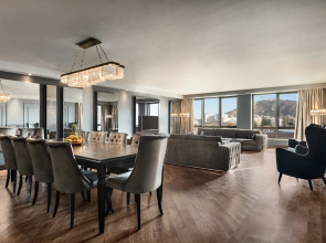 Отель Wyndham Grand Tbilisi