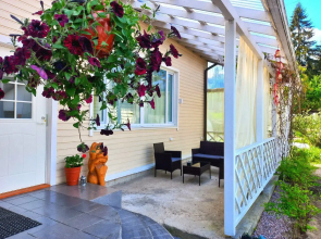 S Saunoy Guest house