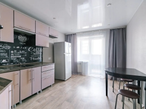 Квартира Тополиная 82