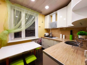 Квартира Трехкомнатная Недалеко от Метро Пражская