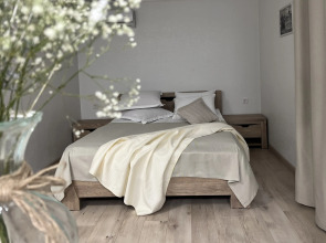 Апартаменты Scandi c двориком для курения, пр. Калинина 38 (1)