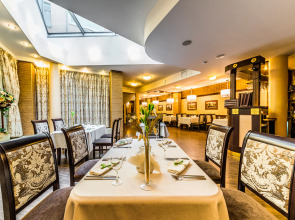 Отель Cronwell Inn Стремянная