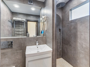 Квартира Домашний Кинотеатр с Дизайнерским Ремонтом