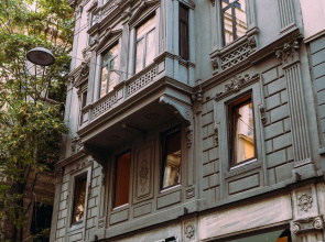 DeCamondo Residence
