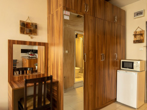 Pi Home & Apartments