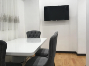 Uyutnaya Kvartira v Tsentre Goroda Flat
