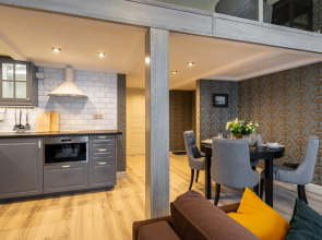 Апартаменты D на Чайковского с одной спальней №2