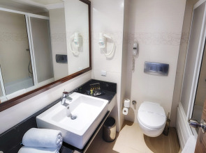 Отель Royal Towers Kiris