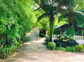 Отель Golden Hill Resort