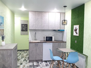 Квартира-студия новая в самом центре города с дизайнерским ремонтом