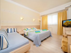 Zodiak Living Quarters