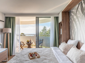 V otele s vidom na more. Kosmos 522 Apartments