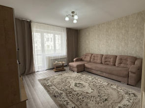 Na Geodezhicheskoy 76 Flat
