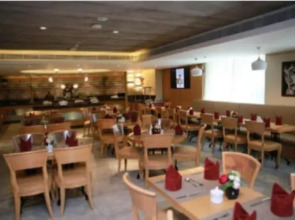 Versailles by Vieras Hotel