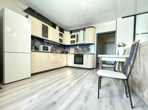 Квартира двухкомнатная с видом на реку на Притомском рядом с Кузбасс-Арена