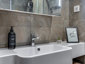 Апартаменты Grey's Apartment с Видом на Город