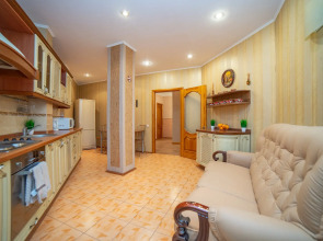 Апартаменты Радищева 12 трехкомнатная