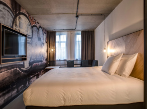 Hotel the Match
