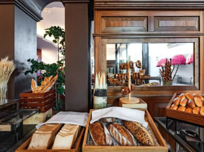 Отель Voco Dubai Monaco The Heart of Europe