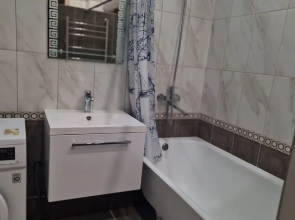Sovremennaya Udobnaya V Tsentre Flat