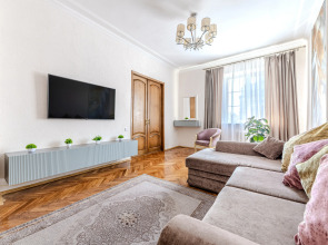 Квартира Трехкомнатная на Проспекте Независимости 23