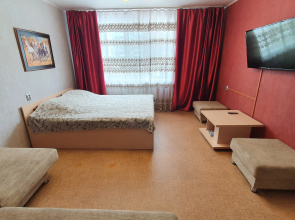 Tryohkomnatnaya na Mechtateley 21 Flat