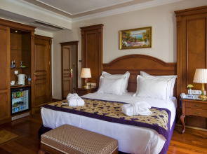 Отель GLK Premier The Home Suites & Spa