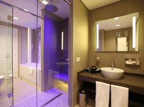 DoubleTree by Hilton Hotel Yerevan City Centre