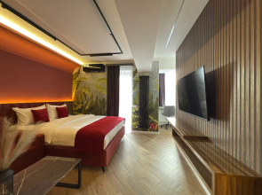Cozy Haven, Balcony, Unbeatable Location Apartments